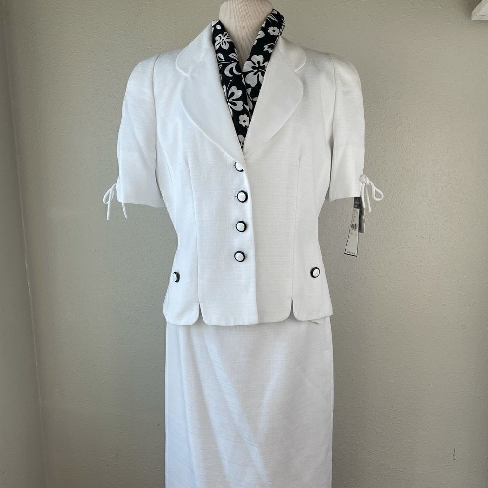 NWT Sag Harbor Suit White Jacket and Skirt Size 10